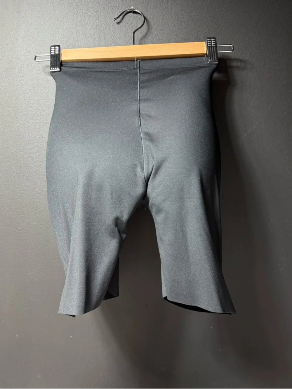 New Women's SKIMS Butt And Hip Enhancing Mid-thigh Shorts - Picture 2 of 6